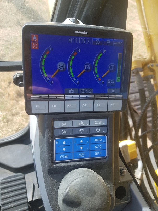 KOMATSU PC490LC-10 (3)